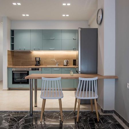 Central Spacious Apt Close To Port-Sites W/View 2 이라클리온 외부 사진